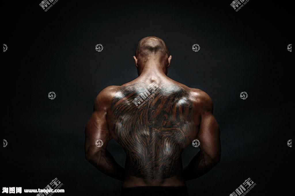 背部刺青的肌肉男图片素材 图片id 男人图片 人物图片 高清图片 素材宝scbao Com